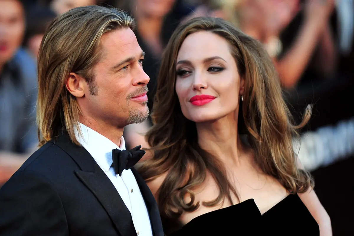 Brad Pitt y Angelina Jolie llegan a la alfombra roja de los Premios de la Academia 84 ª en el centro de Hollywood y las montañas en la sección Hollywood de Los Angeles en febrero 26, 2012. UPI / Kevin Dietsch