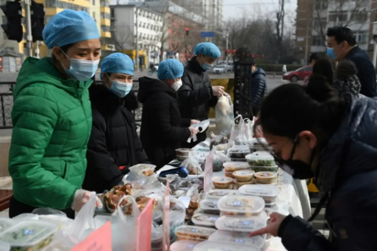 La lucha de los habitantes de Wuhan para conseguir comida