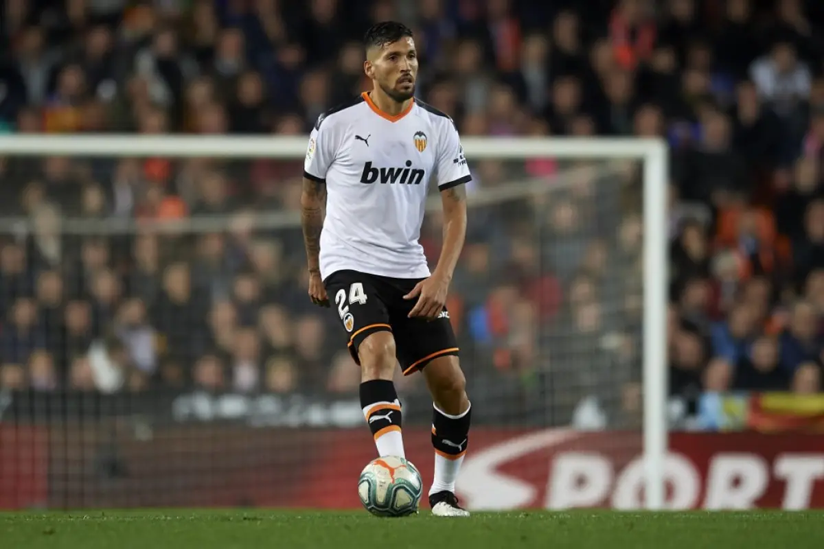 Ezequiel Garay of Valencia in action during the Liga match between Valencia CF and Real Madrid CF at Estadio Mestalla on December 15, 2019 in Valencia, Spain. (Photo by Jose Breton/Pics Action/NurPhoto)