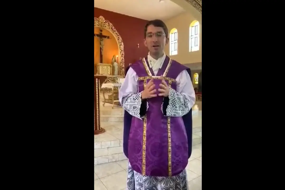 Sacerdote que es sobrino de Giammattei envía saludos desde Perú