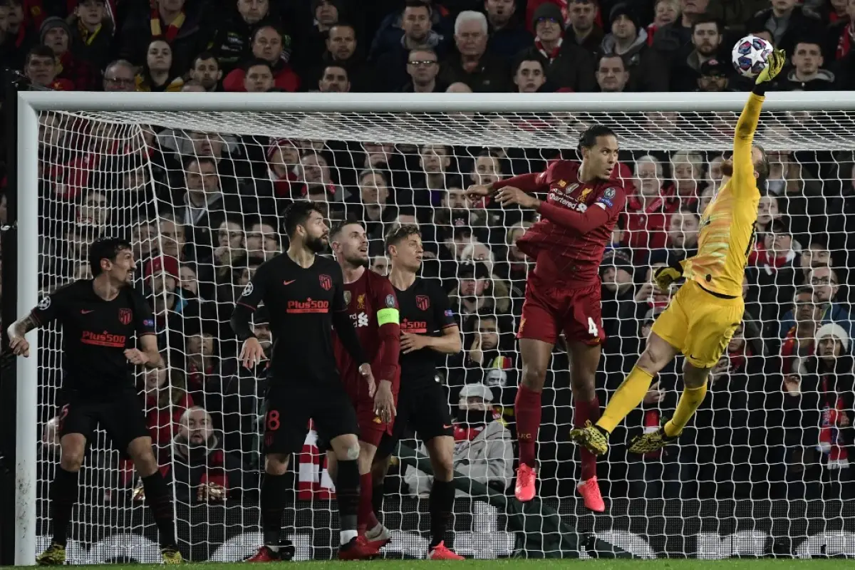 Las mejores atajadas de Jan Oblak en el Liverpool vs Atlético, 