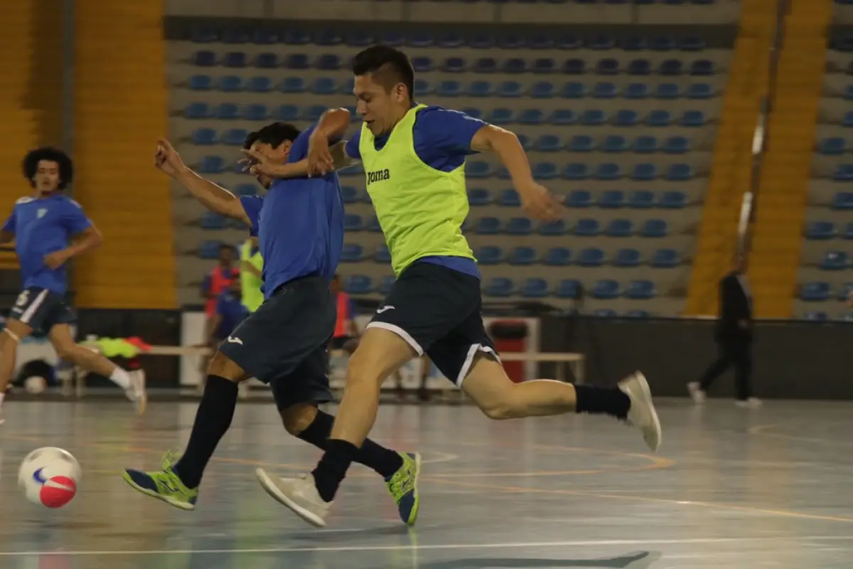 La selección de Futsal durante un entreno en el Domo Polideportivo. Foto: Fedefut