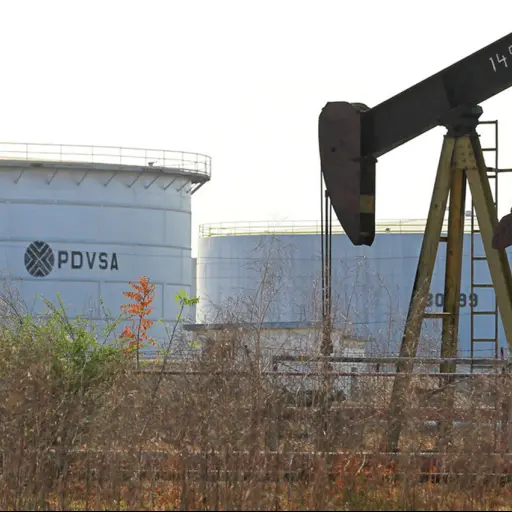 Dos gerentes de la venezolana PDVSA detenidos por entregar información 