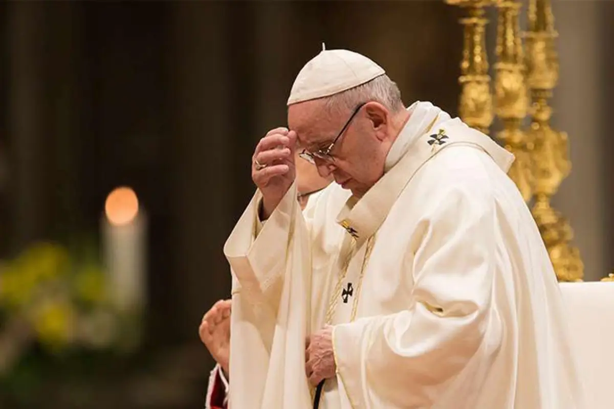 El papa pide "misericordia para la humanidad" golpeada por el coronavirus