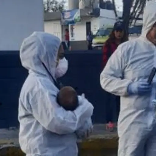 bebé abandonado toque de queda