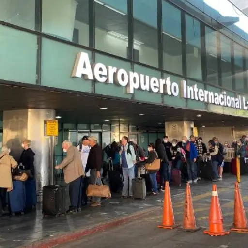 Realizan primeros vuelos chárter para salida de estadounidenses de Guatemala