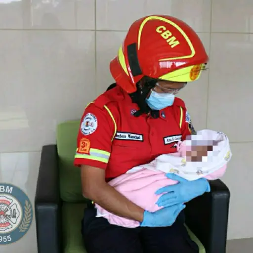 En pleno toque de queda dejan abandonada a una recién nacida