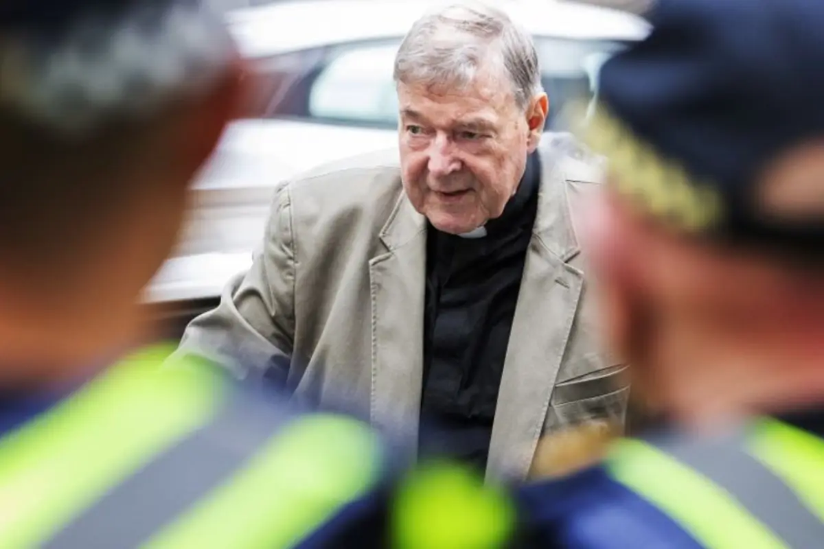 El cardenal George Pell es amenazado por internet una semana después de ser excarcelado