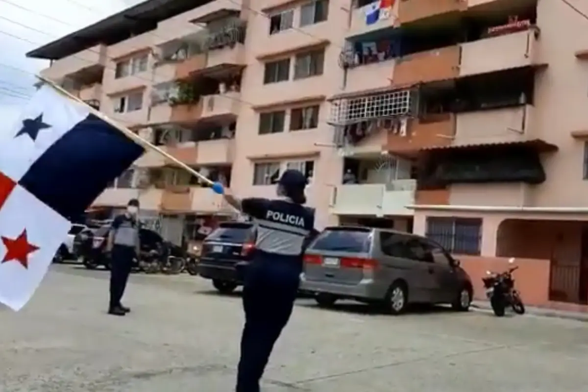 VIDEO: Policías panameños cantan canciones de Rubén Blades durante cuarentena