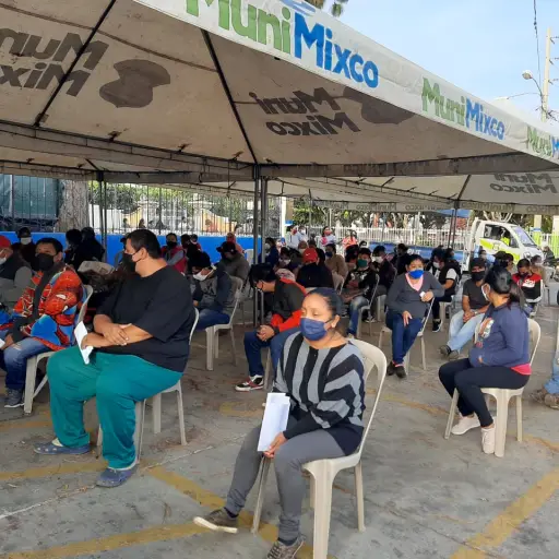 Reportan aglomeraciones en algunas municipalidades por bono de Q1000