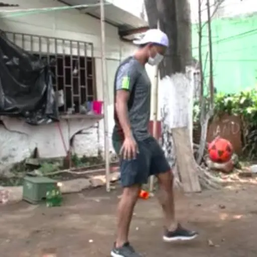 jugador-suchitepequez-oscar-estrada-entrenamiento-desde-casa-emisoras-unidas- ,