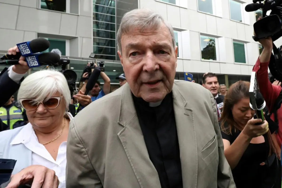 El cardenal George Pell sale de la cárcel tras ganar la apelación a su condena por pederastia 