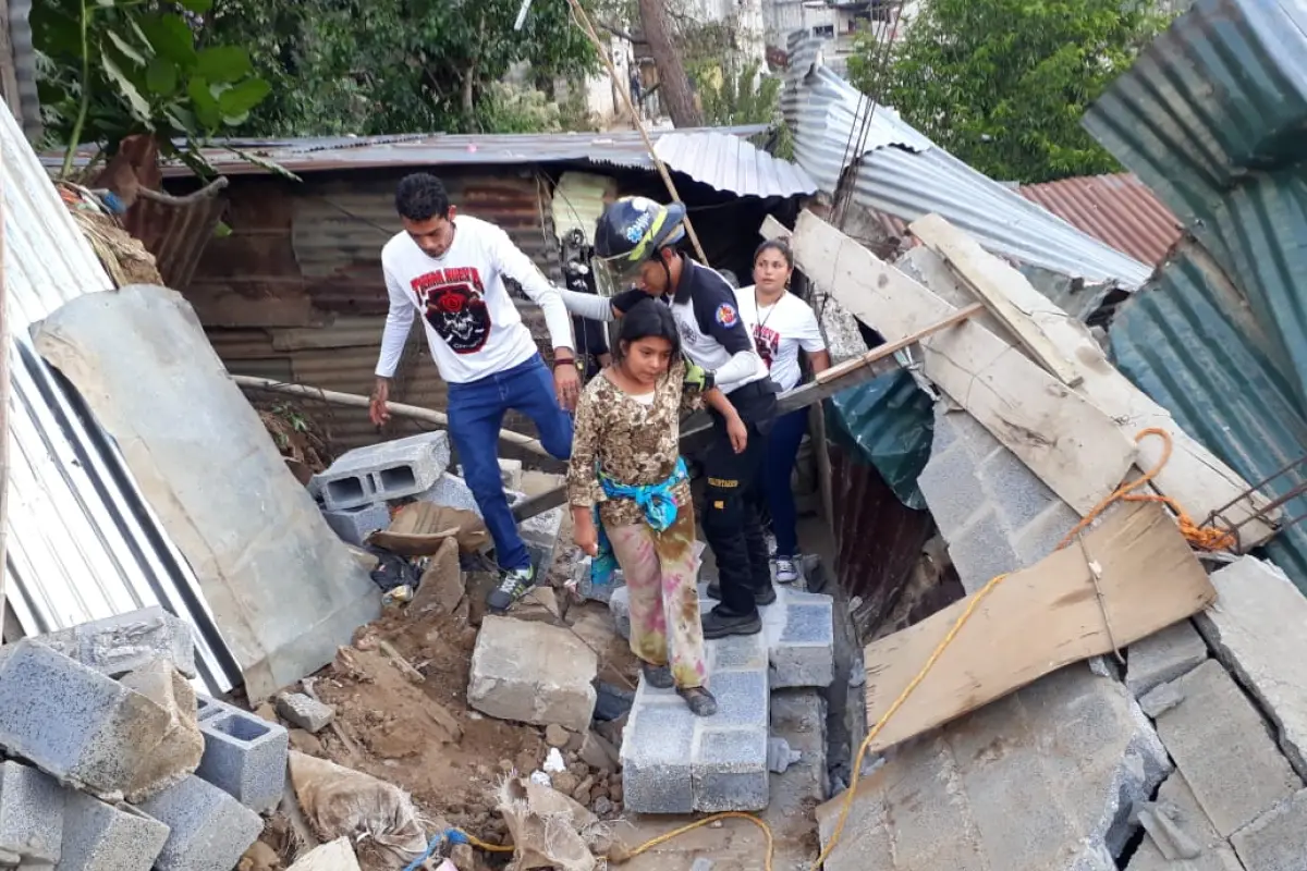 Desplome de pared Tierra Nueva dos Emisoras Unidas Guatemala, 