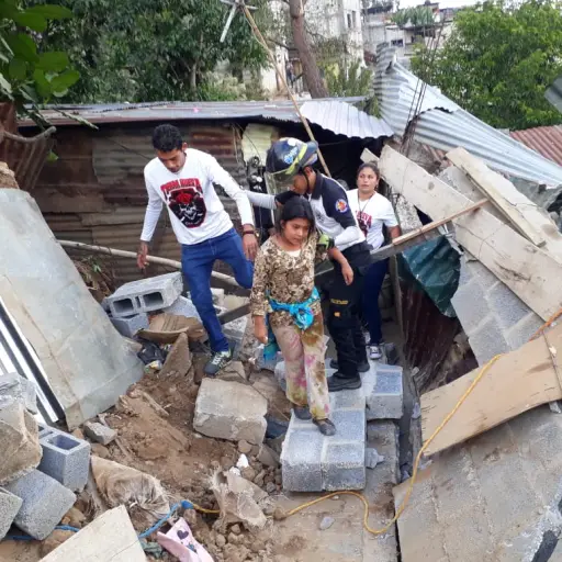 Desplome de pared Tierra Nueva dos Emisoras Unidas Guatemala ,