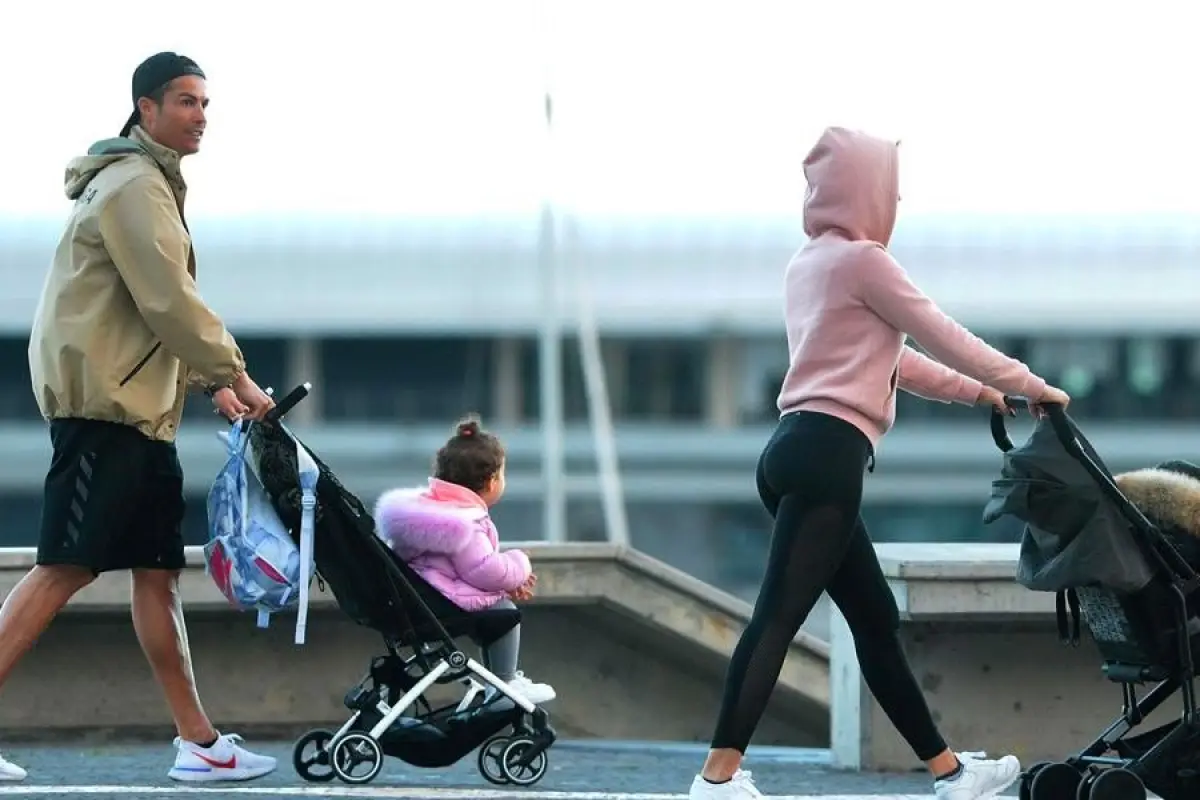 cristiano-ronaldo-de-paseo-en-portugal-emisoras-unidas-1, 