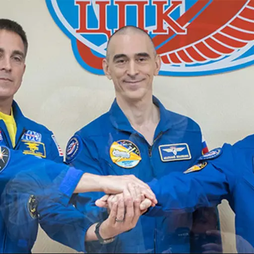 Una tripulación espacial se despide sin público debido al coronavirus