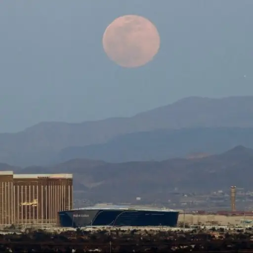 Imágenes de la superluna del martes alrededor del mundo