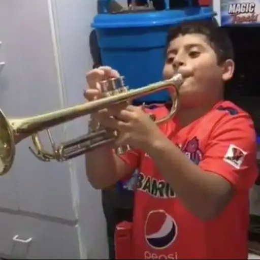 Aficionado-Municipal-Recibe-Conmovedora-Sorpresa-Sobrino ,