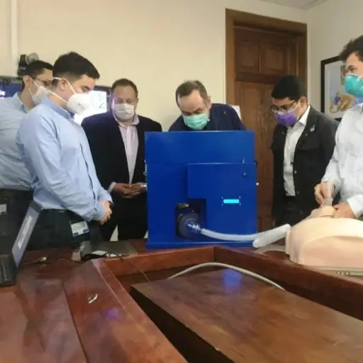 repirador-universidad-del-valle-de-guatemala-coronavirus-696x522 ,