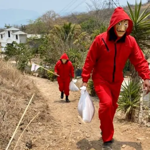 La Casa de Papel La Casa de mi Gente Salamá