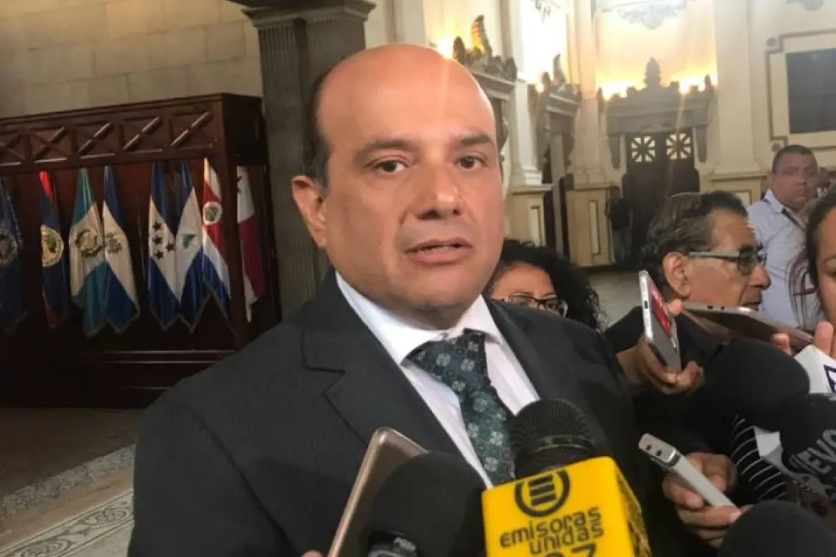 “No he sido notificado”, dice Carlos Narez quien no dejará cargo en Conamigua y presenta amparo