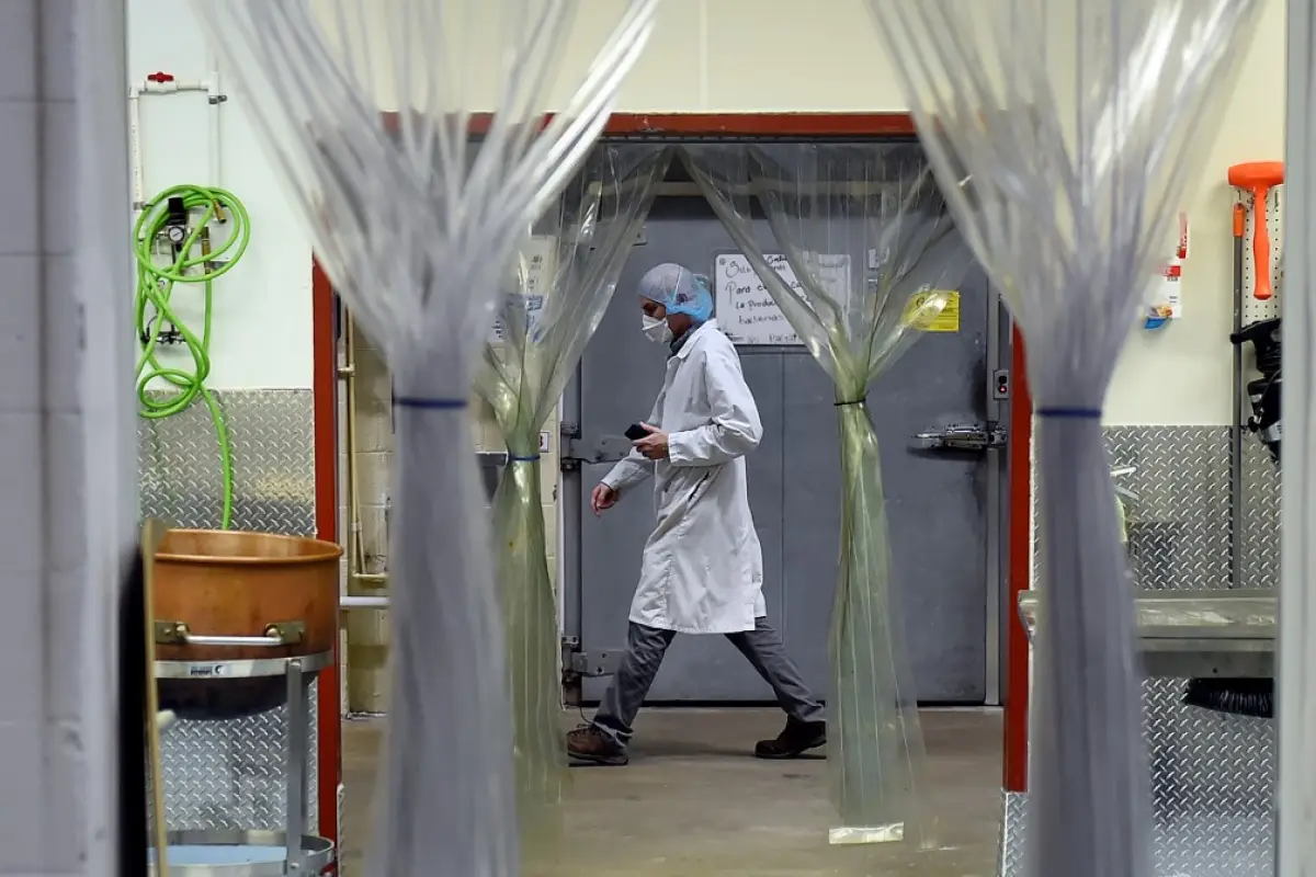 Muertes en EEUU por coronavirus en 24 horas aumentan a más de 2 mil 300
