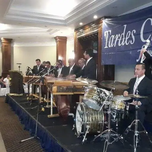 Tardes Chapinas Fabuestéreo ,