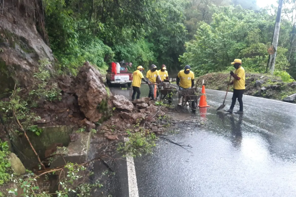 Reportan varios incidentes provocados por las lluvias de tormenta Amanda