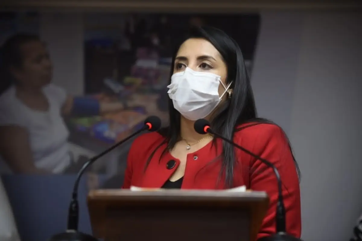 Julia Barrera-vocera de Salud, 