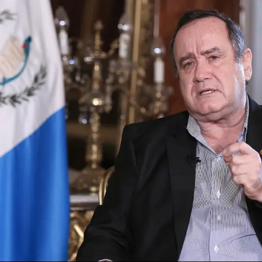 Giamattei dice que de sobrepasar los 400 casos de coronavirus es inminente el cierre del país