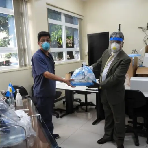 USAC dona respiradores mecánicos al Hospital Roosevelt