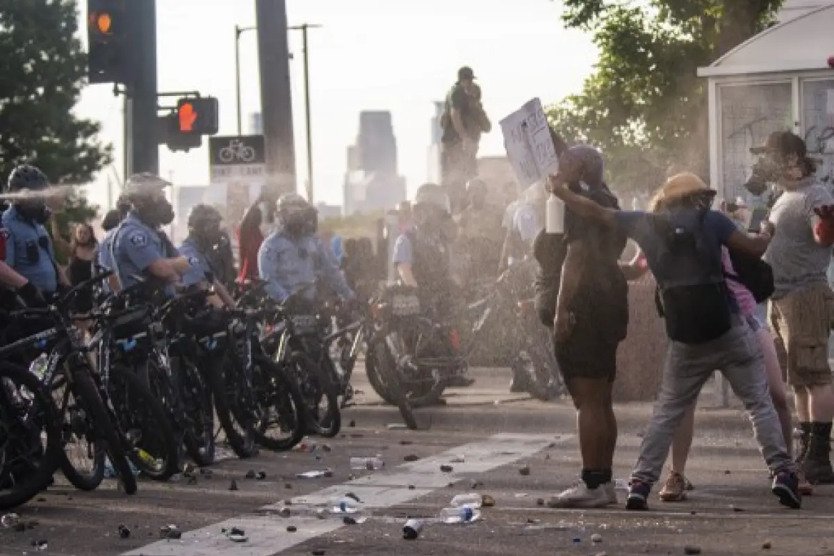 Minneapolis protestas violentas por la muerte de un afroamericano