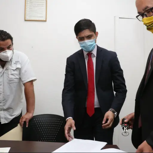 Las sanciones que podría enfrentar el propietario de mueblería tras fiesta clandestina