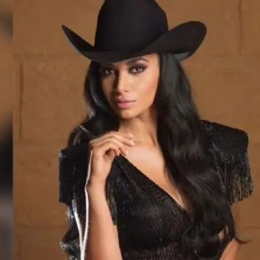 Zarelea Figueroa hija de Joan Sebastian