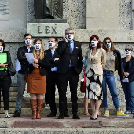 Familiares de víctimas de coronavirus en Italia presentan querella ante la justicia