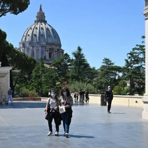 El Vaticano crea una ley de contratos públicos para luchar contra la corrupción