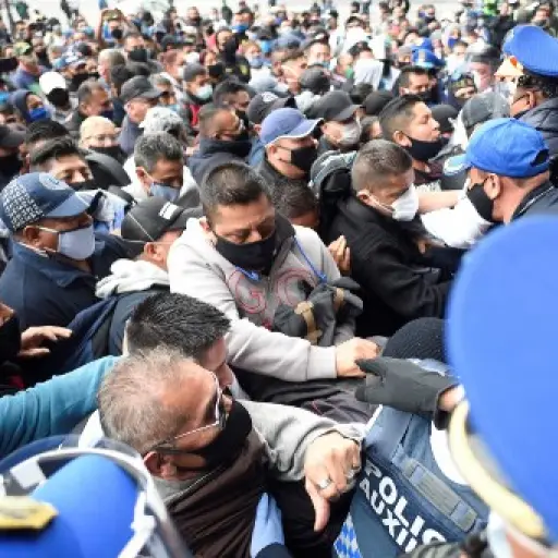 México inicia reapertura económica con su presidente en gira nacional