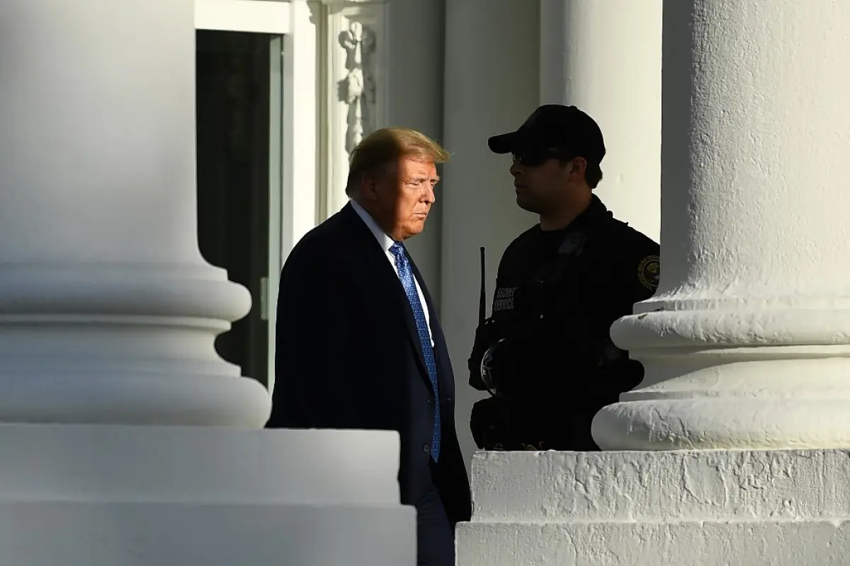 US President Donald Trump leaves the White House on foot to go to St John's Episcopal church across Lafayette Park in Washington, DC on June 1, 2020. - US President Donald Trump was due to make a televised address to the nation on Monday after days of ant