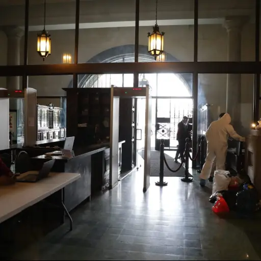 Coronavirus: Realizan desinfección en el Palacio Nacional de la Cultura