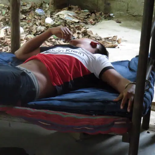 Localizan a persona detenida engrilletada a una cama desde hace cuatro días y sin alimentación 