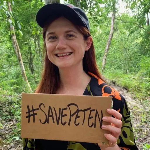 Bonnie Wright actriz de Harry Potter pide ayuda para Petén