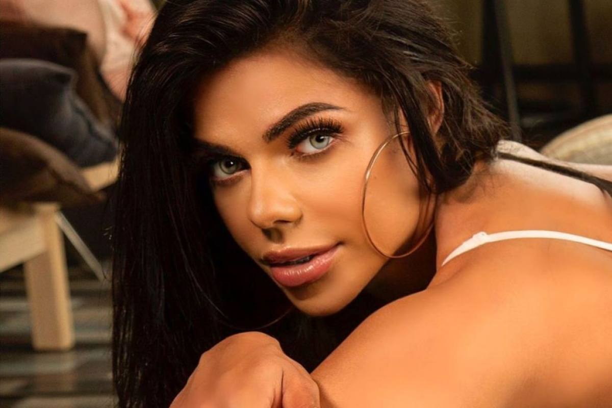 Suzy Cortez se desnuda en un jet privado y sus fans se preguntan para quién