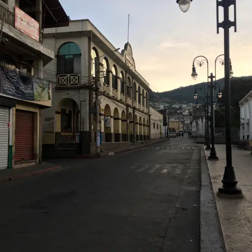Alejandro Giammattei Recuerda toque de queda total Emisoras Unidas Guatemala ,