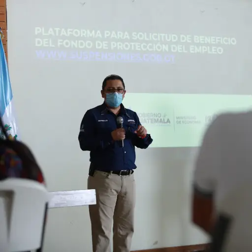 Mineco expone en Solola el uso del Fondo de Proteccion del Empleo
