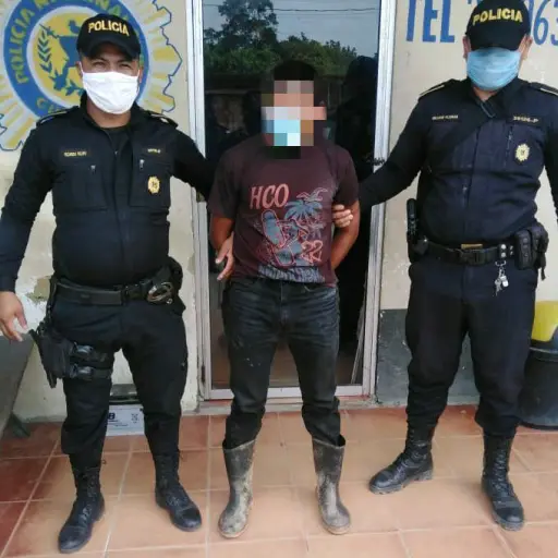 Atacó a su esposa y le amputó la mano a su suegra