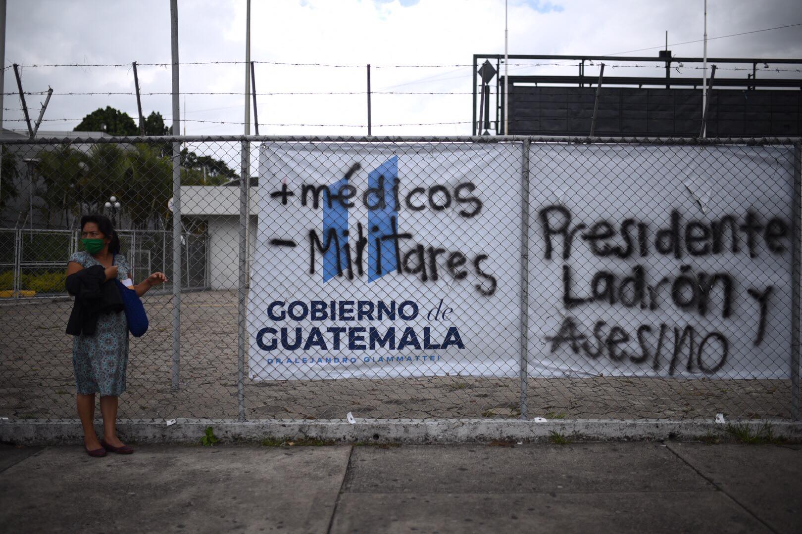 mensajes-contra-gobierno-hospital-parque-industria-emisoras-unidas3 | 