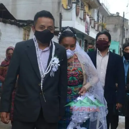 Unen sus vidas en matrimonio; así se llevó a cabo la boda de esta pareja