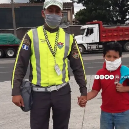 Nino-pide-ayuda-a-pmt-publinews ,