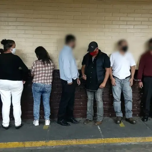 Capturan a nueve personas por reunión clandestina y escándalo 