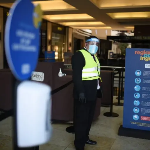 spectrum-oakland-mall-reapertura-covid-19-guatemala-publinews-emisoras-unidas-1 ,